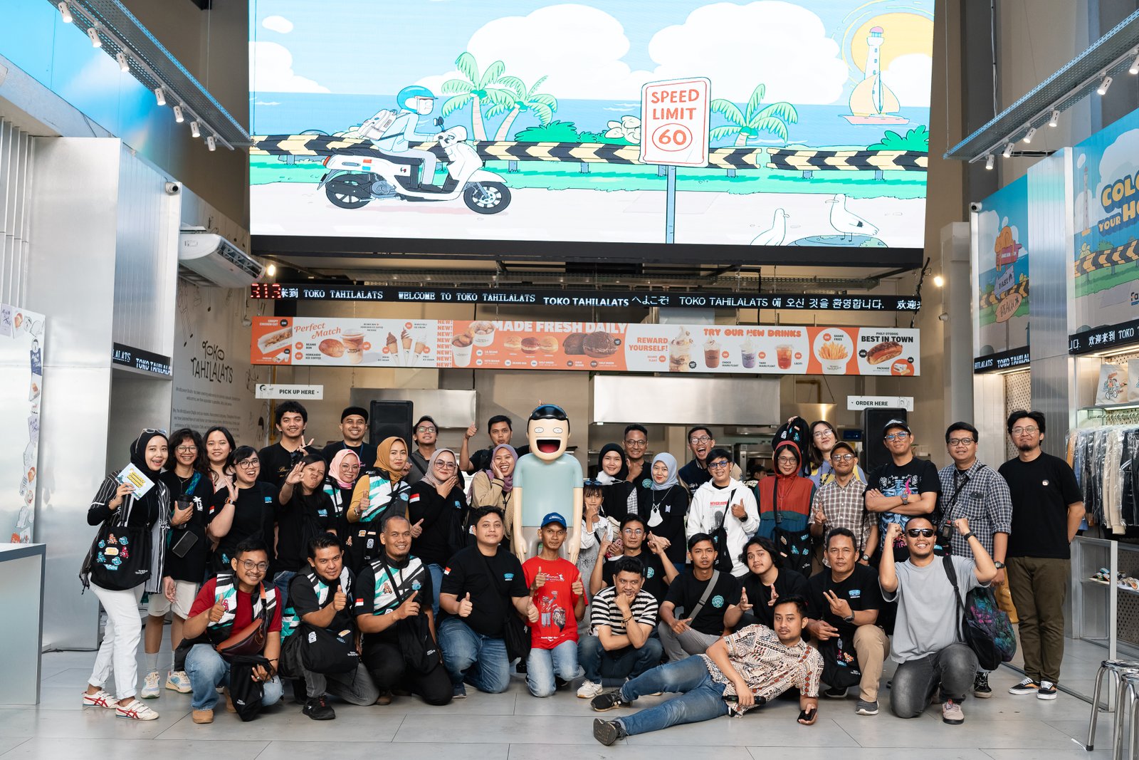 Color Up Your Holiday : Kolaborasi Classy Yamaha dan Tahi Lalats Bikin Liburan Semakin Berwarna