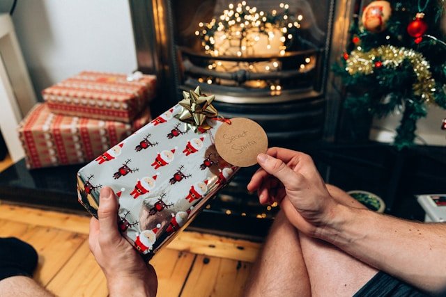 Rekomendasi Barang Bermanfaat untuk Teman Kerja Di Kala Natal