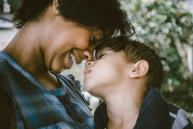 Dukung Anak Tumbuh Lebih Bebas dengan Slow Parenting