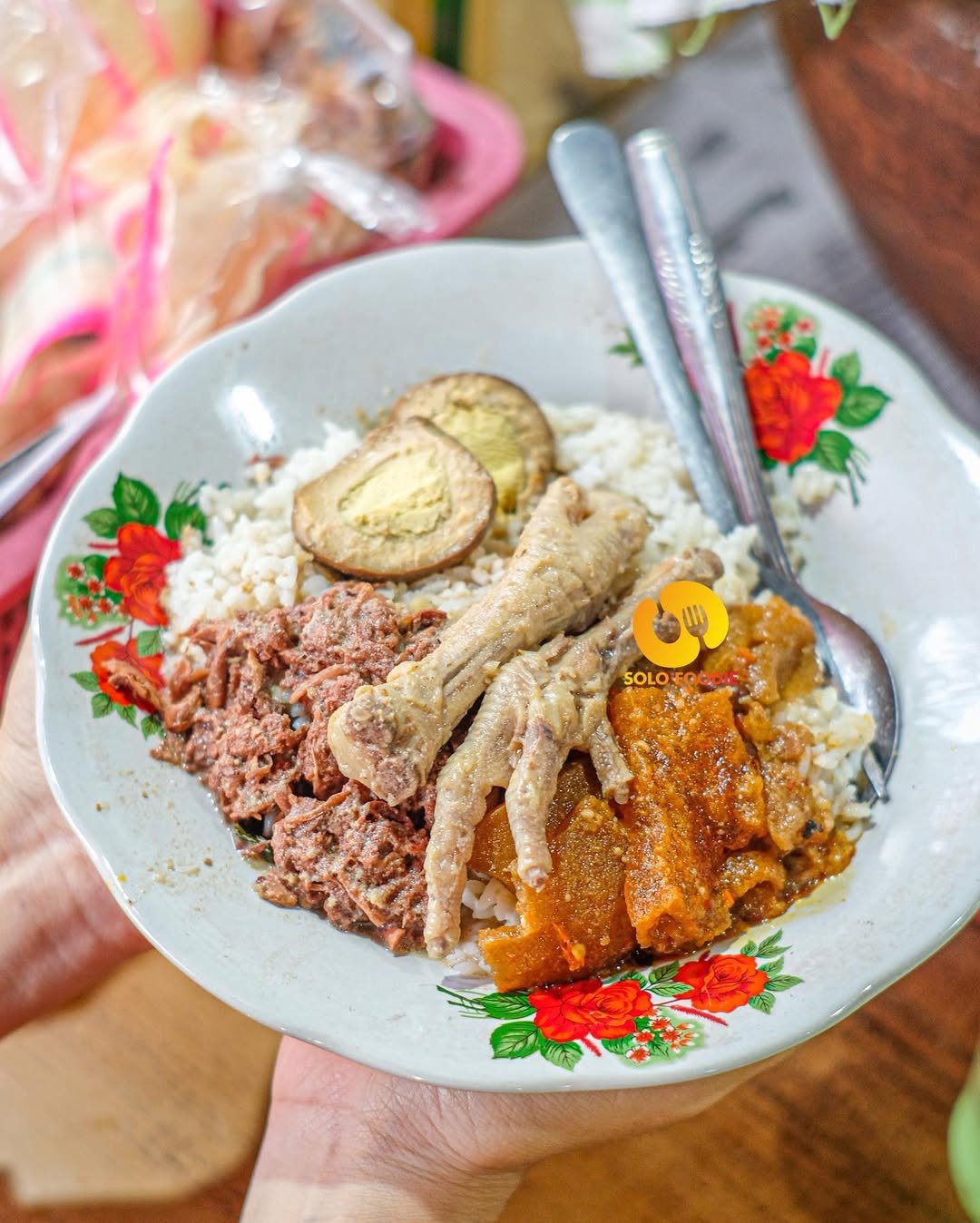 Gudeg Ceker Bu Kasno, Lembutnya Ceker Cocok untuk Atas Lapar Dini Hari