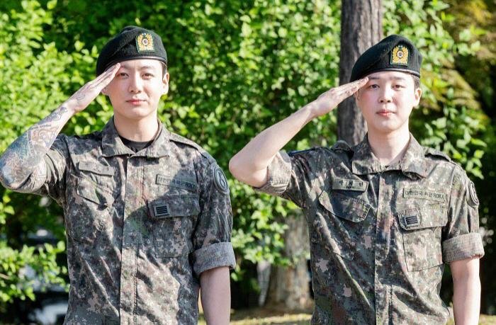 Antusias ARMY Menyambut Kepulangan "JiKook"