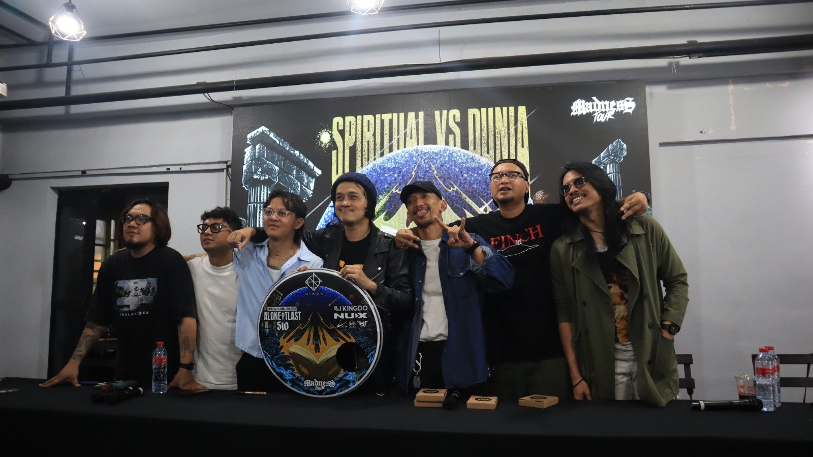 Alone At Last & 510 Berkolaborasi Dalam Tur "Spiritual vs Dunia"